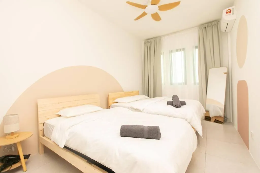 Top Floor Seaview Pent House 3Br 10Pax Perai Maleisië