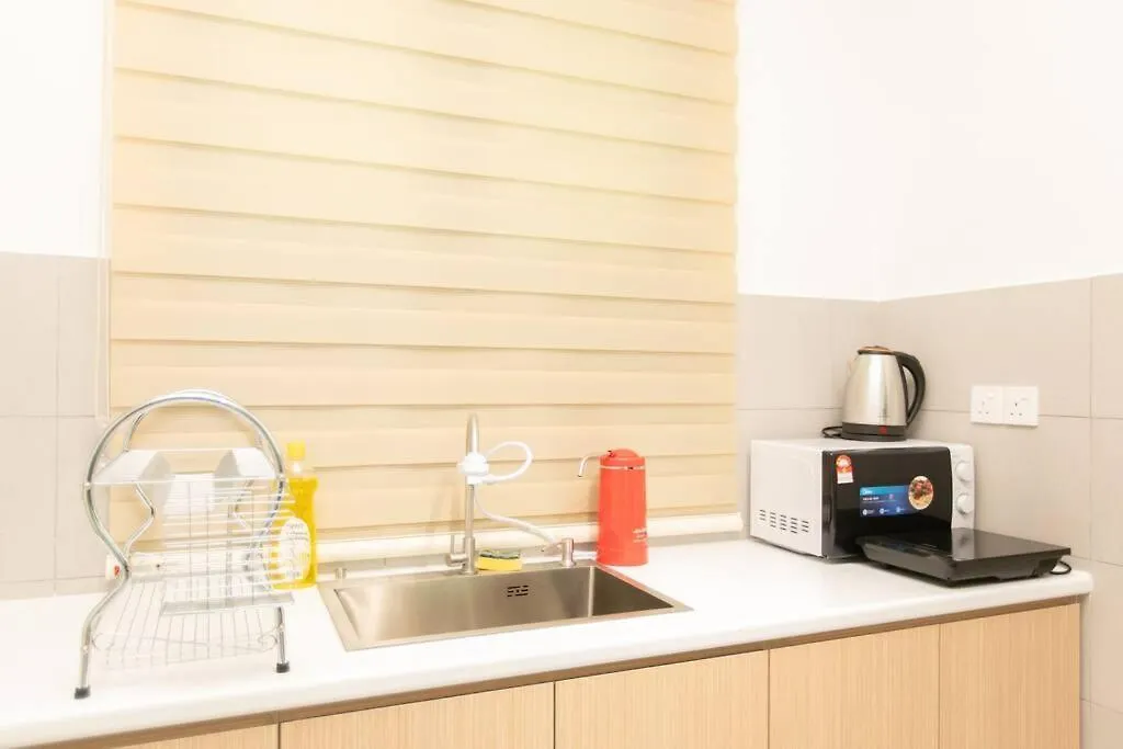 Top Floor Seaview Pent House 3Br 10Pax Perai 0*,